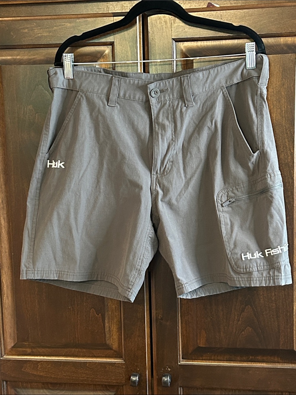 HUK Sz L Men's Gray Performance Fishing Shorts